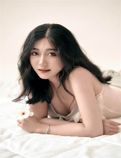 《误爆萌萌的妈妈徒然》场景布置分析：环境设计与主题呼应探讨